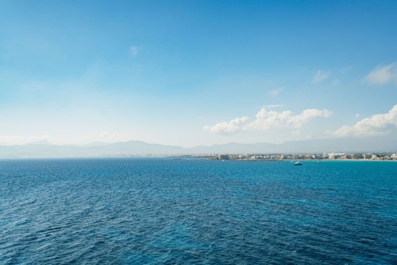 palma-bay-parasailing-experience