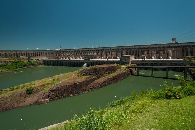 panoramic-visit-to-itaipu-hydroelectric