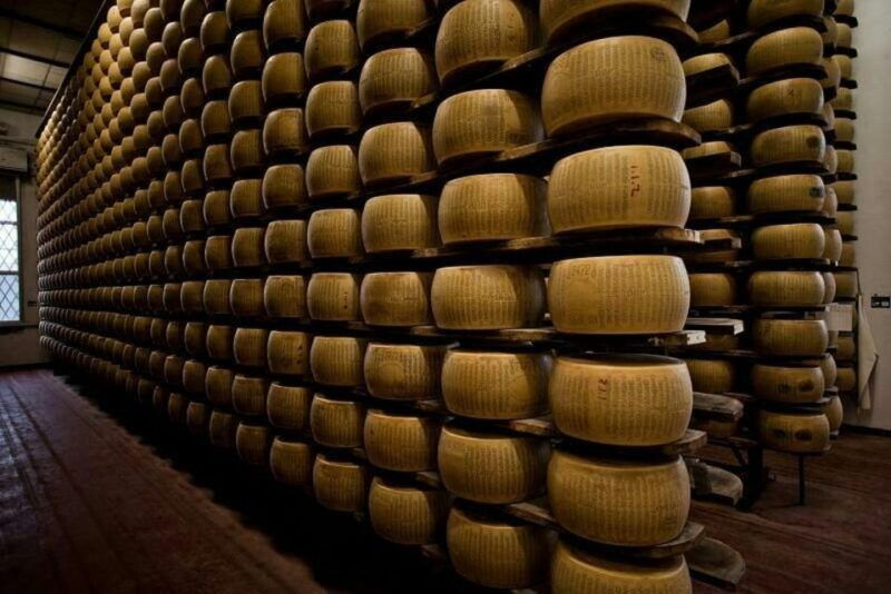 parma-traditional-cheese-factory-visit-with-tasting