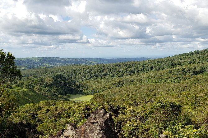 peak-pursuit-embark-on-the-arenal-volcano-hike-expedition