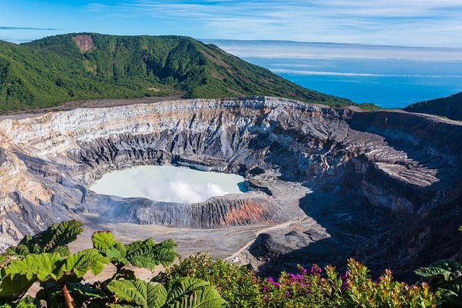 poas-volcano-sarchi-oxcarts-private-tour-from-san-jose