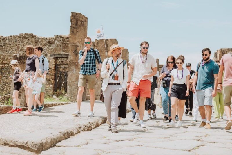 pompeii-and-amphitheatre-group-tour-with-an-archaeologist