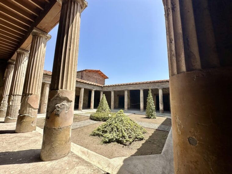 pompeii-early-entry-tour-with-your-archaeologist