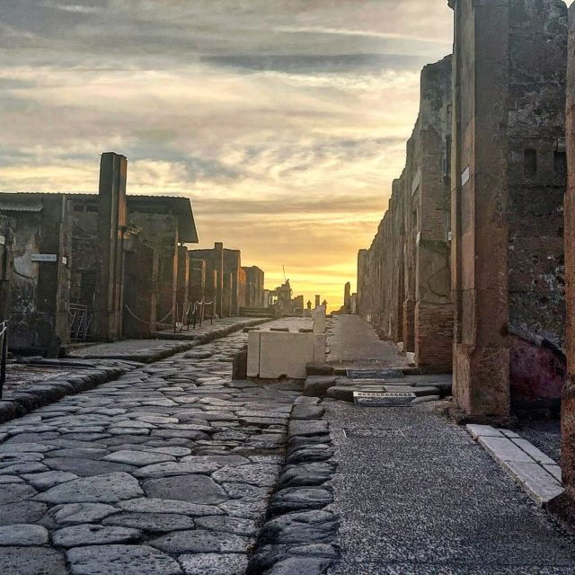 pompeii-sunset-tour-for-small-group
