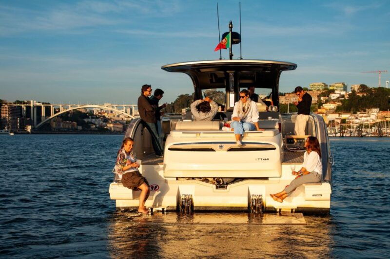porto-2h-sunset-private-luxury-yacht-in-the-douro