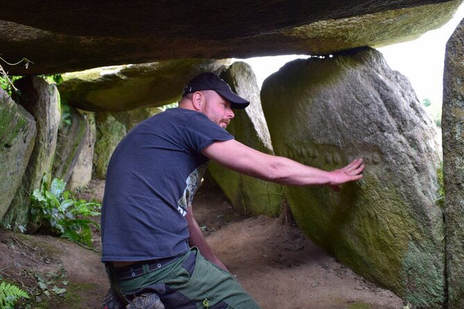 prehistory-tour-of-the-pink-granite-coast