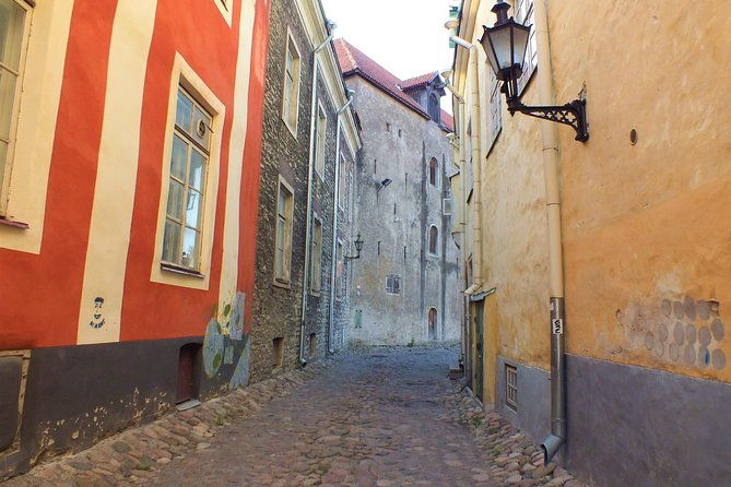 private-2-5-hour-tour-of-tallinn-old-town-in-a-spacious-mercedes-minivan
