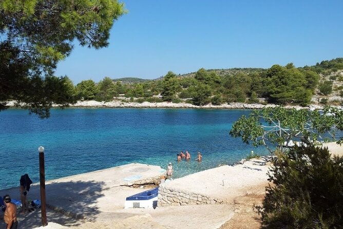 private-3-island-boat-tour-of-croatia