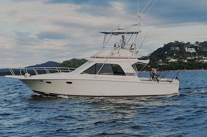 private-38ft-fishing-charter-in-tamarindo-with-food-and-drinks