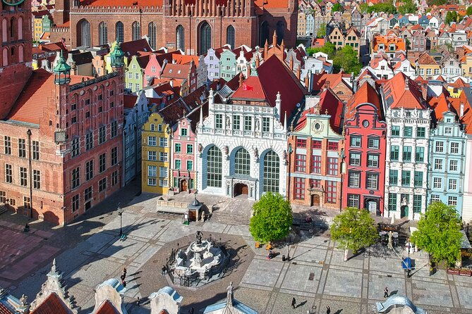 private-artus-court-and-gdansk-old-town-tour-with-tickets