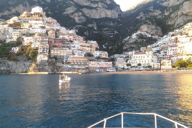 private-boat-tour-in-capri-boarding-in-positano