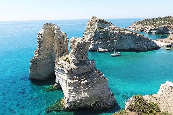 private-boat-tour-in-milos-with-lunch