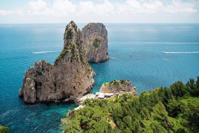 private-boat-tour-of-capri-and-the-blue-grotto-in-one-day