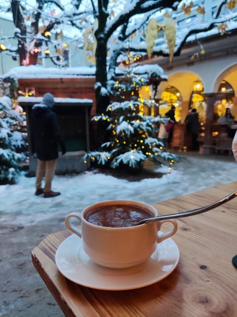 private-christmas-tour-to-hallstatt-and-salzburg-market