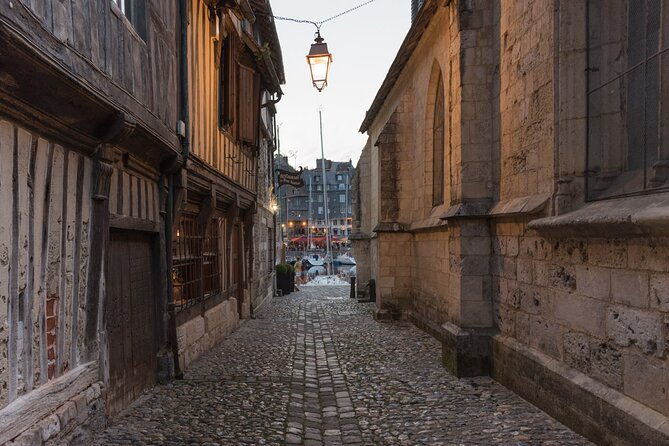private-day-in-etretat-and-honfleur-jewels-of-the-normandy-coast