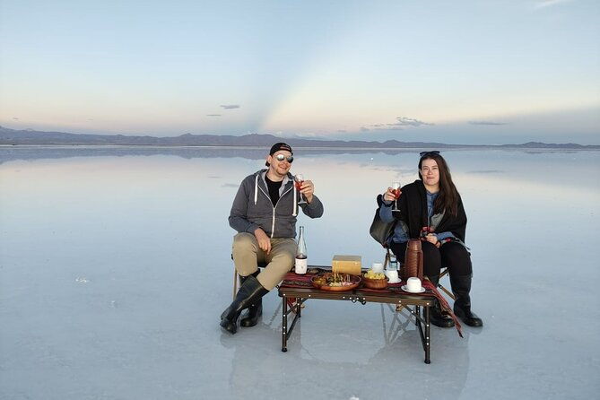 private-experience-biking-in-the-uyuni-salt-flats