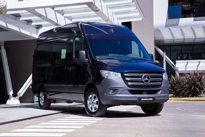 private-round-trip-honolulu-airport-hnl-to-waikiki-by-mb-sprinter