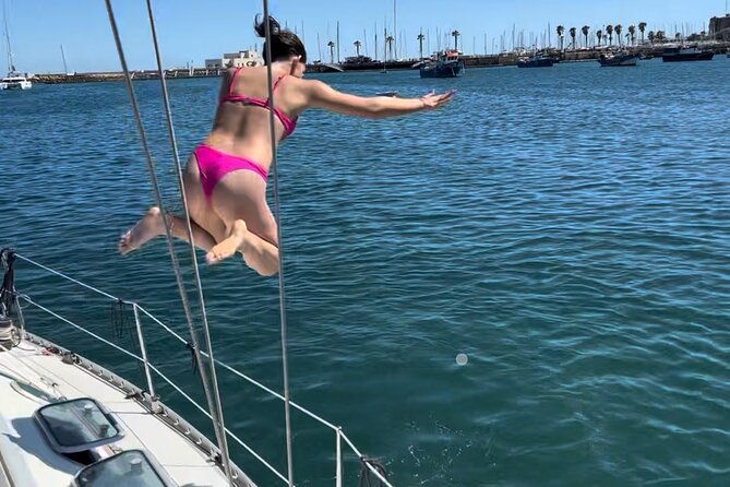 private-sailing-tour-at-cascais-lazy-mooring-in-the-bay