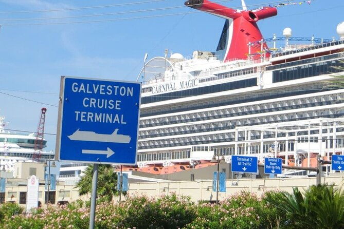private-shuttle-galveston-to-hobby-airport-hou-for-10-travelers
