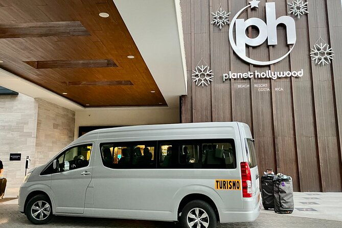 private-shuttle-transfer-from-liberia-airport-to-planet-hollywood-beach-resort