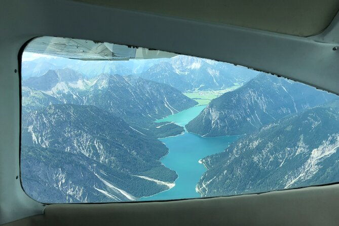 private-sightseeing-flight-around-the-bavarian-alps-and-munich
