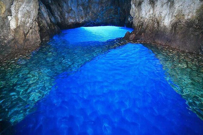 private-speedboat-tour-to-blue-cave-and-visit-island-hvar