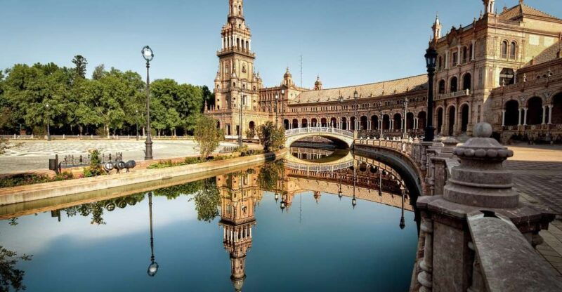 private-tour-of-sevillejewish-quarter-and-plaza-espana