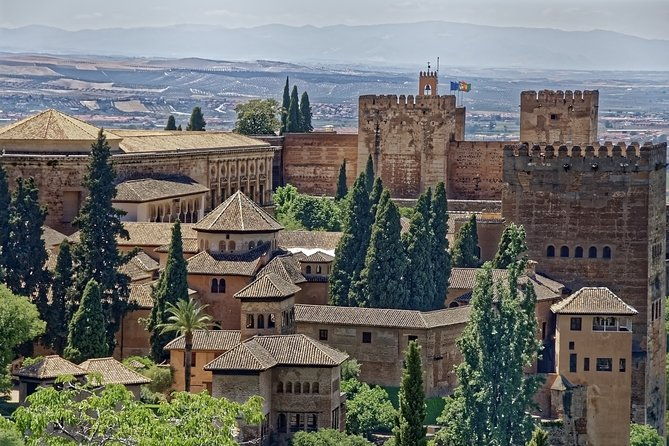 private-tour-of-the-best-of-granada-sightseeing-food-culture-with-a-local