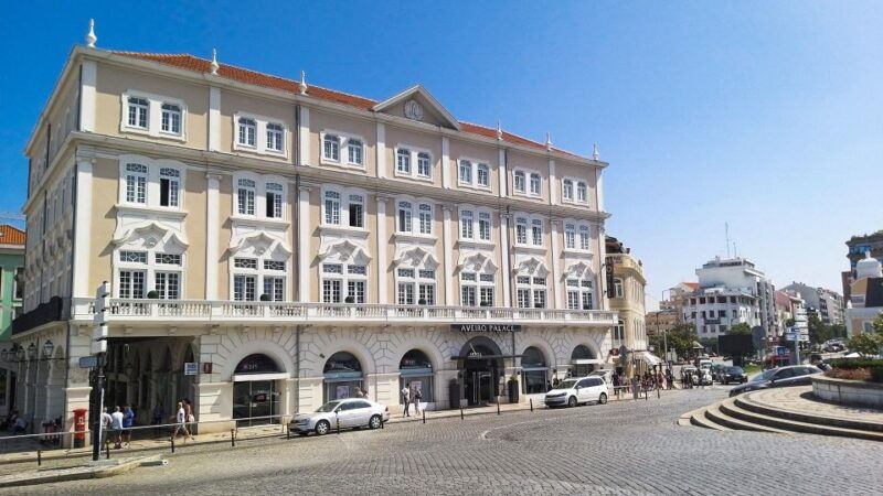 private-tour-to-aveiro-and-costa-nova-unique-striped-houses