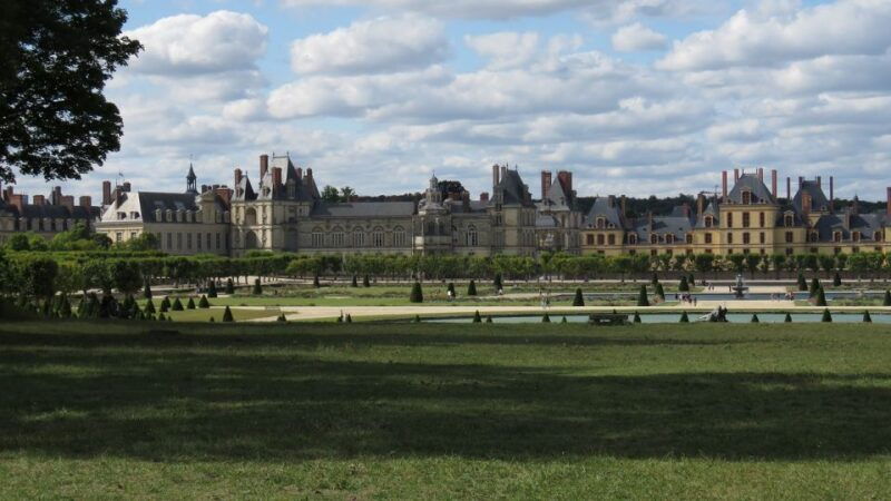 private-tour-to-chateaux-of-fontainebleau-from-paris