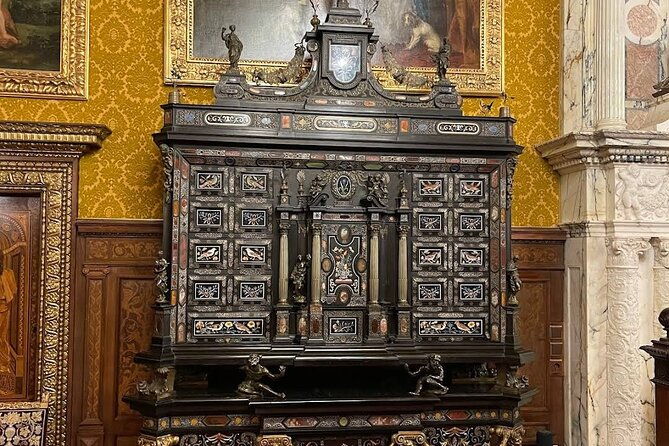 private-tour-to-peles-castle-pelisor-and-sinaia-monastery