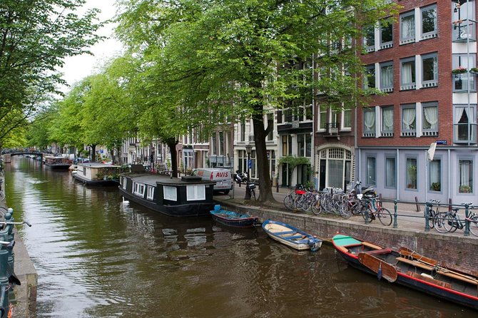 private-transfer-from-brussels-to-amsterdam-by-luxury-car