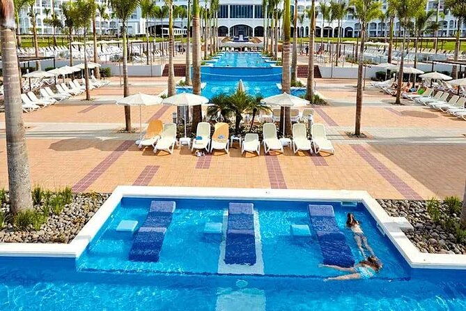 private-transfer-from-liberia-airport-to-riu-palace-guanacaste