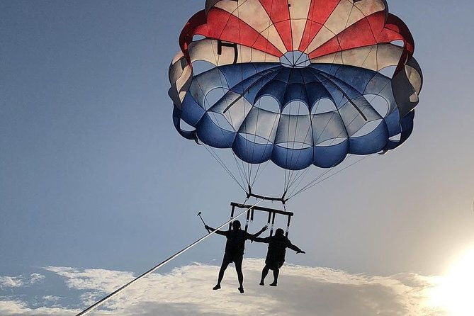 roatan-parasailing-tour