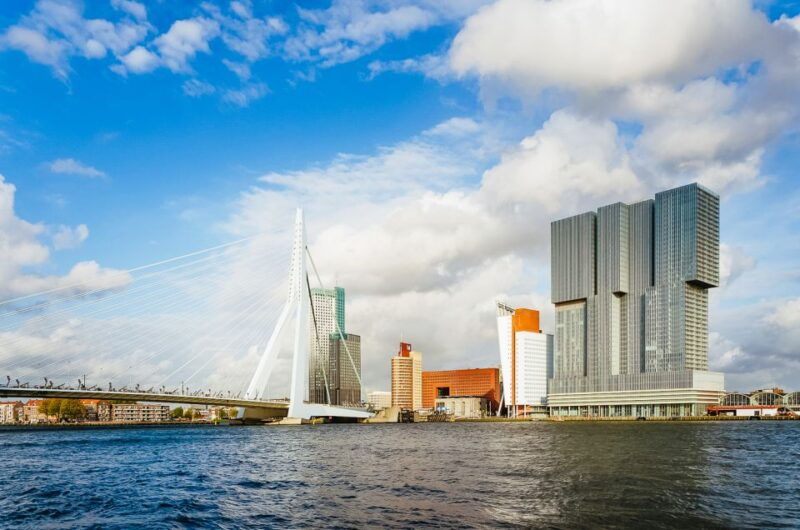 rotterdam-harbor-cruise-with-live-guide
