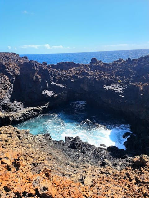 route-guided-on-the-volcanic-coast-of-lanzarote