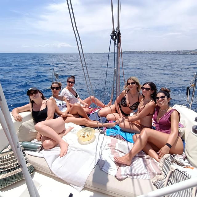 sailboat-tour-with-apertif-in-the-islands-of-the-cyclops