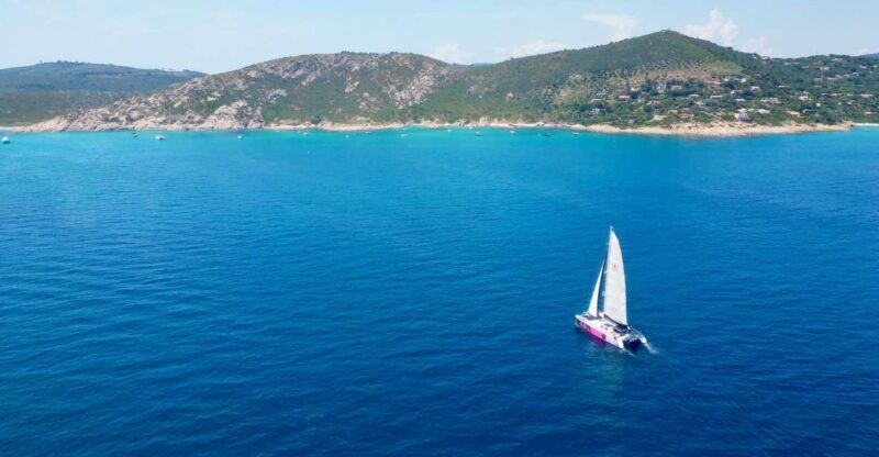 saint-tropez-evening-catamaran-party-with-welcome-drink