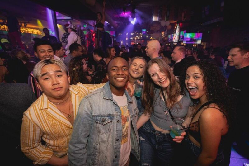 san-diego-drink-ride-sing-dance-bar-tour-4-bars