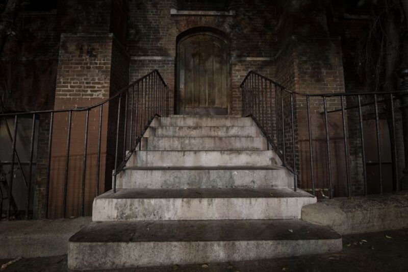 san-francisco-ghosts-boos-and-booze-haunted-pub-crawl-3