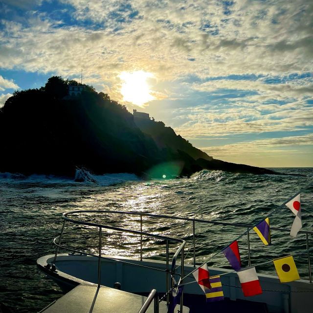 san-sebastian-panoramic-catamaran-tour-of-the-bay-and-coast