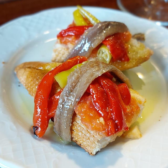 san-sebastian-pintxos-tour-delicious-food-drink-ambience