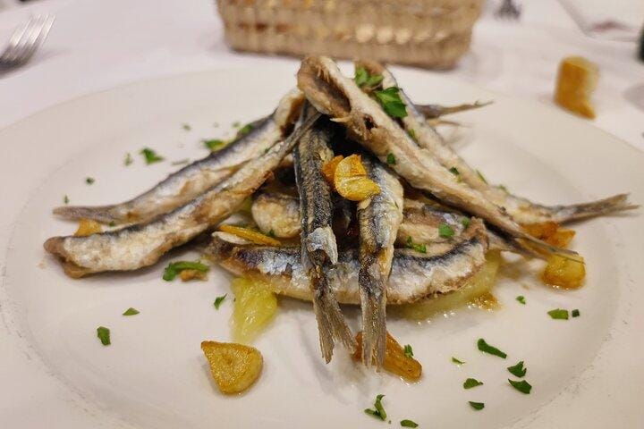 san-sebastian-walking-dinner-tour-with-basque-bites-2