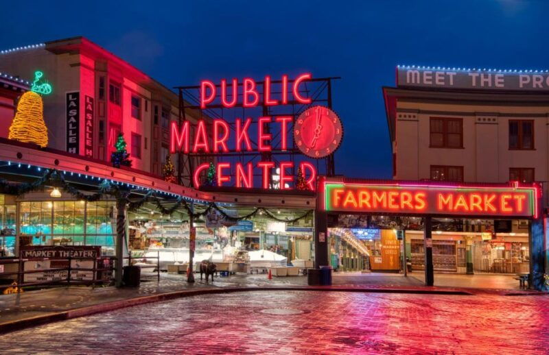 seattle-night-walking-tour-with-space-needle