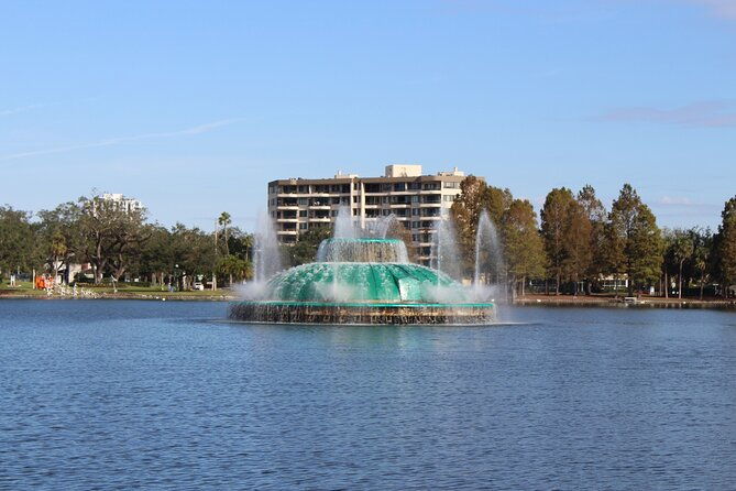 self-guided-walking-audio-tour-around-lake-eola-in-orlando