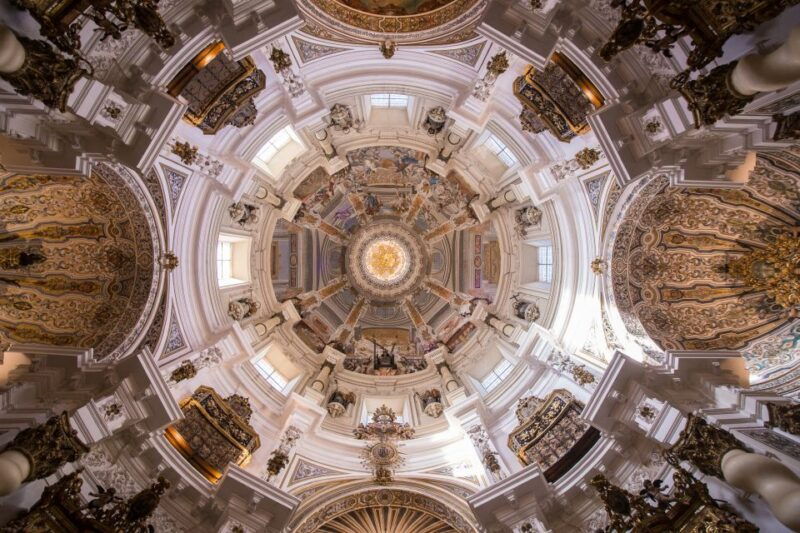 seville-palace-of-las-duenas-la-macarena-the-mushrooms-tour