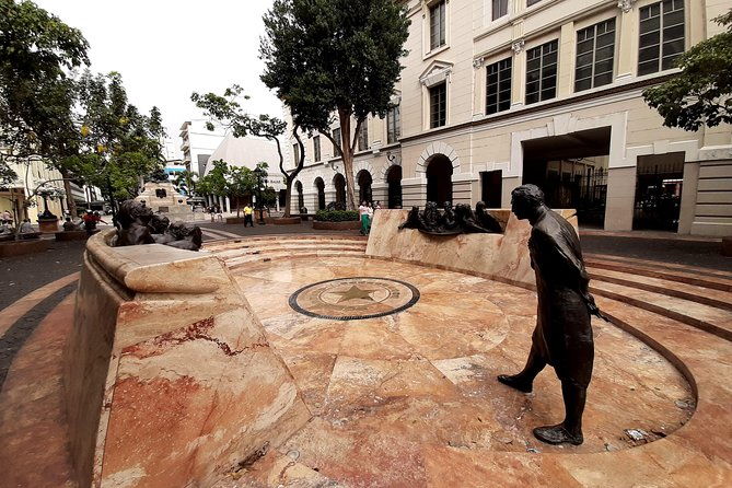 shared-walking-tour-in-guayaquil-city