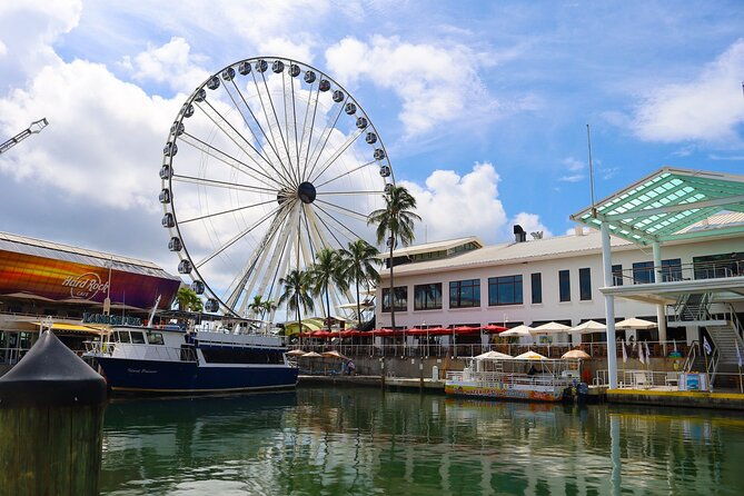 sightseeing-location-boat-cruise-on-biscayne-bay-with-miami-stop