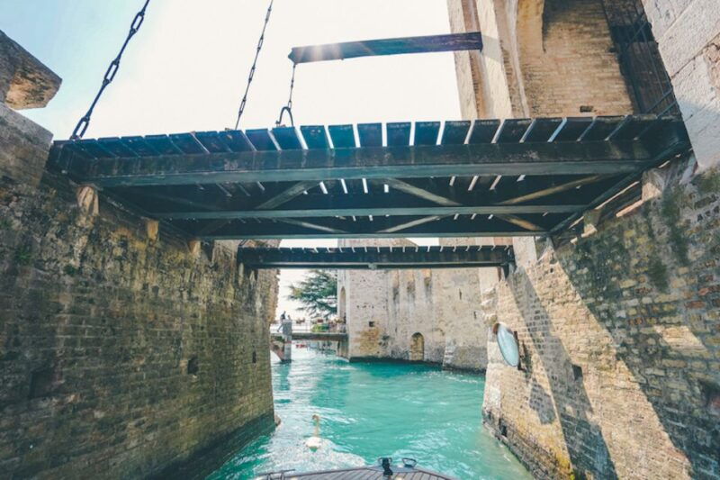 sirmione-village-highlights-walking-lake-garda-boat-tour