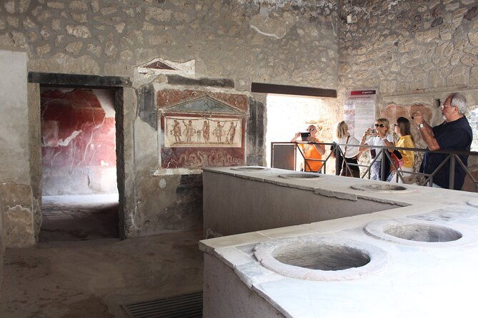 skip-the-line-pompeii-guided-tour-with-archaeologist
